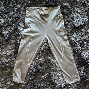 NWT Reebok Cropped Capri Leggings